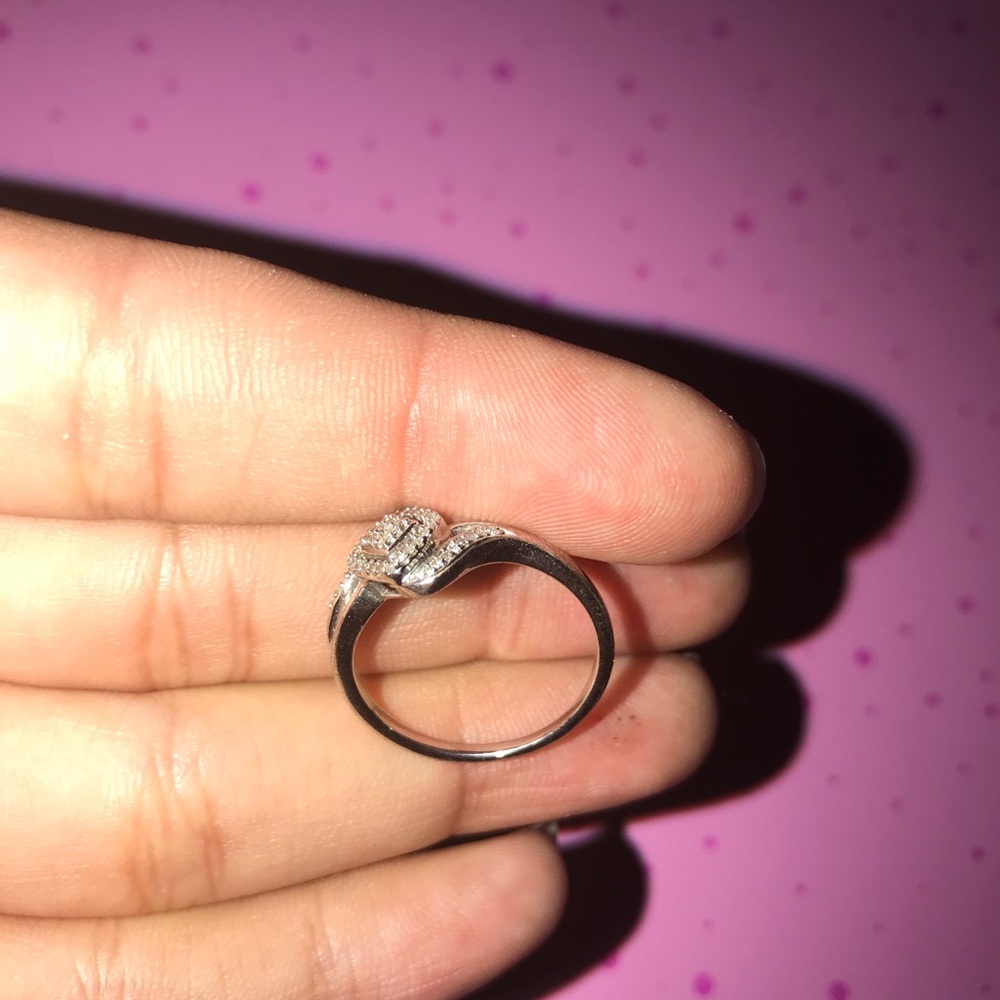 Ring - Picture 2 of 4